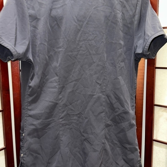 Beyond Scrubs Grey top size XS - Picture 7 of 9